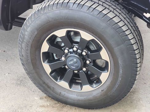 Used 2017 RAM 2500 Power Wagon w/ Leather & Luxury Group AWD/4WD image 12