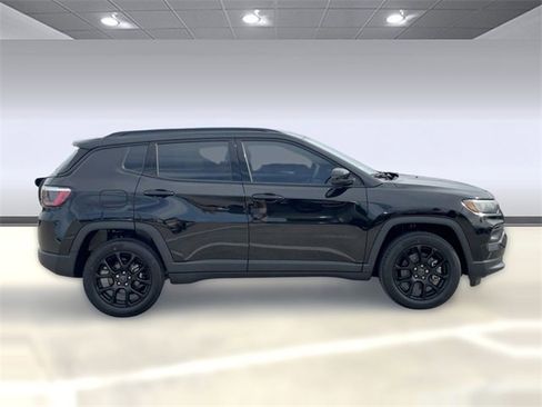 New 2026 Jeep Compass Latitude image 7