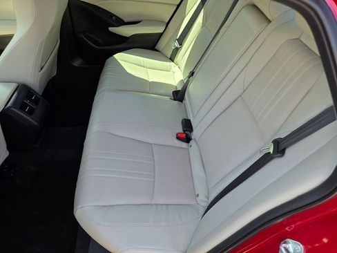Used 2018 Honda Accord Touring image 10