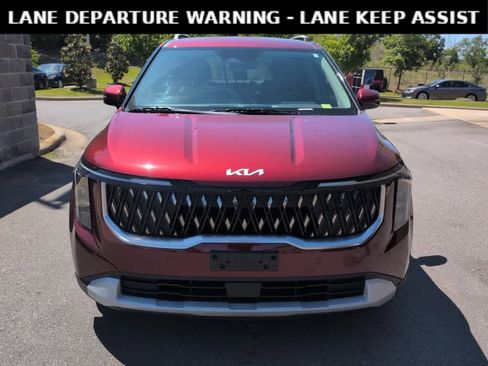 Used 2025 Kia Carnival EX FWD image 2