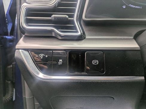 Used 2023 Kia Sportage EX image 11