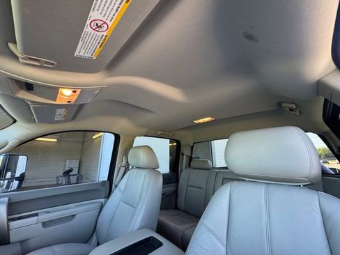 Used 2011 GMC Sierra 2500 SLE w/ SLE Preferred Package RWD image 27
