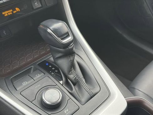 Used 2020 Toyota RAV4 Limited image 36