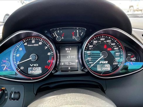 Used 2012 Audi R8 V10 image 25