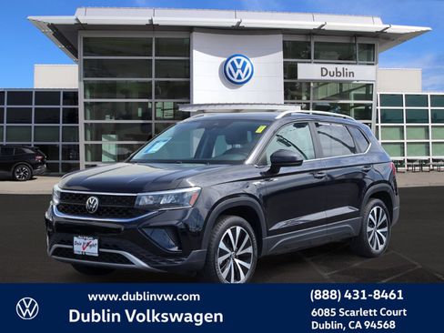 Certified 2023 Volkswagen Taos SE w/ Panoramic Sunroof Package FWD image 8
