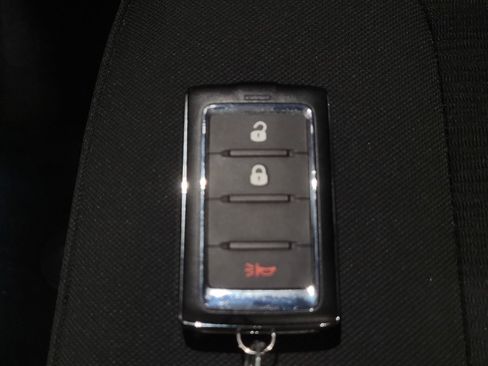 Used 2023 Jeep Grand Cherokee Laredo RWD image 32