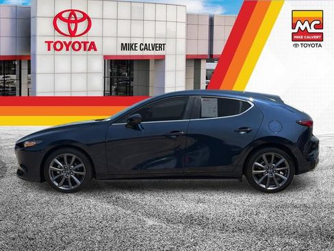 Used 2021 MAZDA MAZDA3 s FWD image 2