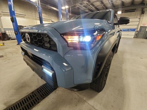 Used 2025 Toyota 4Runner TRD Off-Road Premium w/ Tow Technology Package AWD/4WD image 29