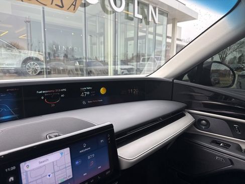 Used 2024 Lincoln Nautilus Reserve w/ Equipment Group 202A image 13