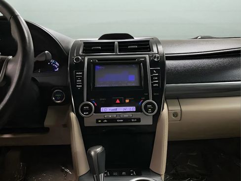 Used 2012 Toyota Camry XLE w/ Leather Pkg FWD image 19