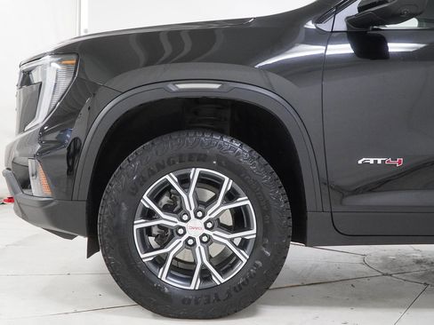 Used 2024 GMC Acadia AT4 w/ Luxury Package AWD/4WD image 17