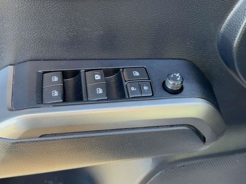 Used 2019 Toyota Tacoma SR5 image 19