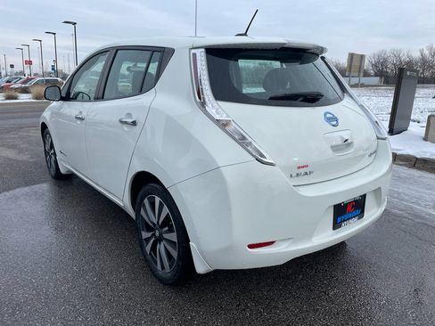 Used 2017 Nissan Leaf SV image 3