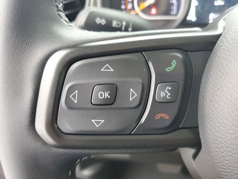 Used 2025 Jeep Gladiator Mojave w/ Convenience Group AWD/4WD image 21