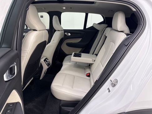 Used 2025 Volvo XC40 B5 Plus w/ Climate Package image 24