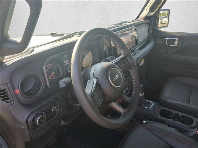 Used 2025 Jeep Wrangler Unlimited Rubicon AWD/4WD image 10