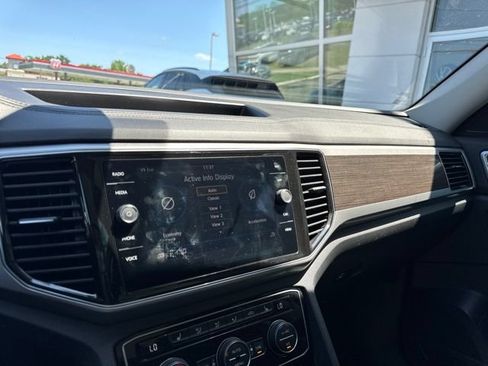 Used 2019 Volkswagen Atlas SEL AWD/4WD image 12