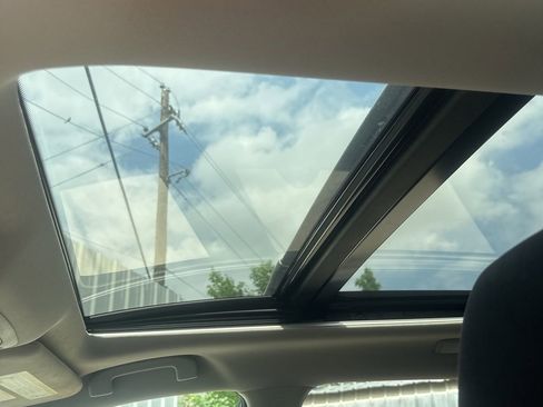 Used 2015 Nissan Rogue SV w/ SV Premium Package image 24