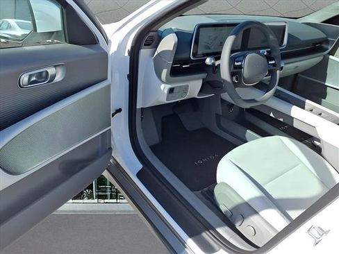 New 2025 Hyundai Ioniq 6 SEL image 15