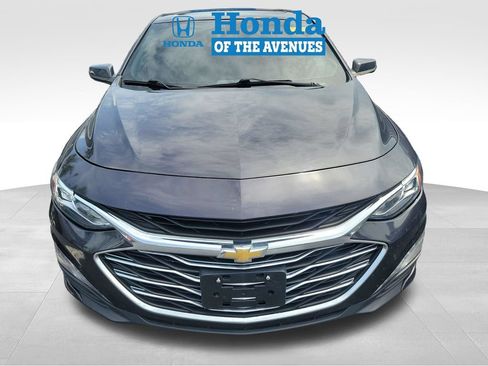 Used 2022 Chevrolet Malibu Premier FWD image 2