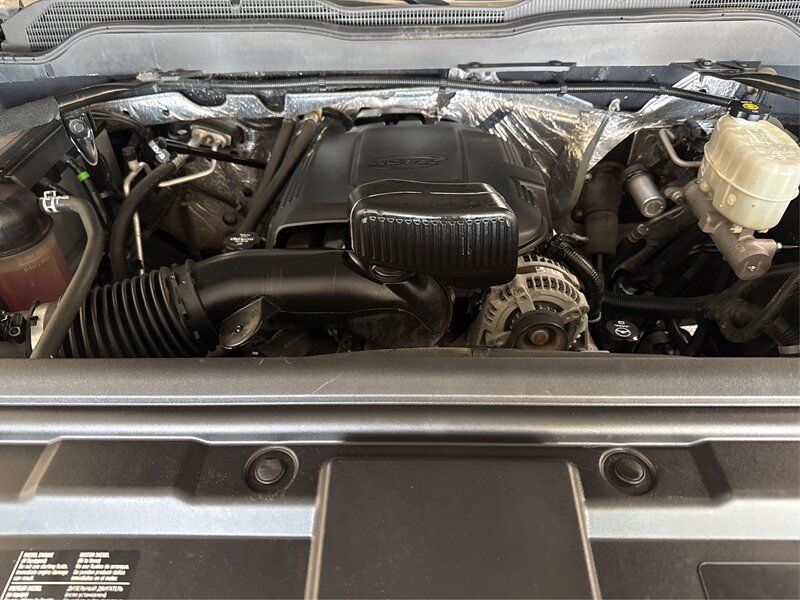 Used 2016 Chevrolet Silverado 2500 LT w/ LT Convenience Package AWD/4WD image 11