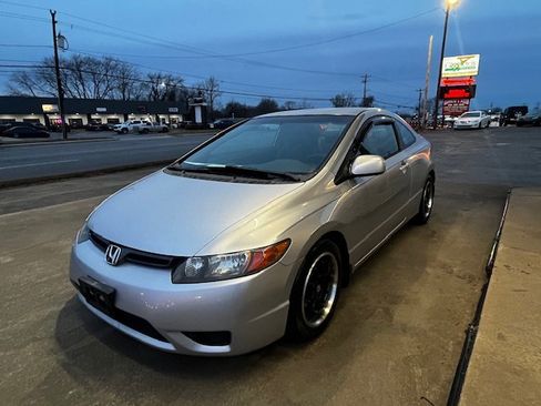 Used 2008 Honda Civic LX image 2