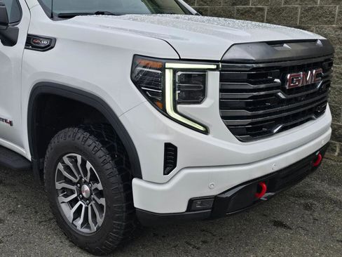 Used 2022 GMC Sierra 1500 AT4 w/ AT4 Premium Package image 16