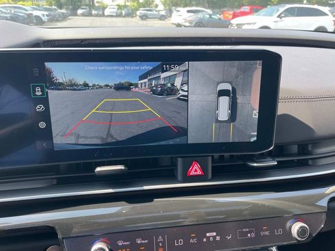 New 2025 Kia Carnival SX Prestige image 11