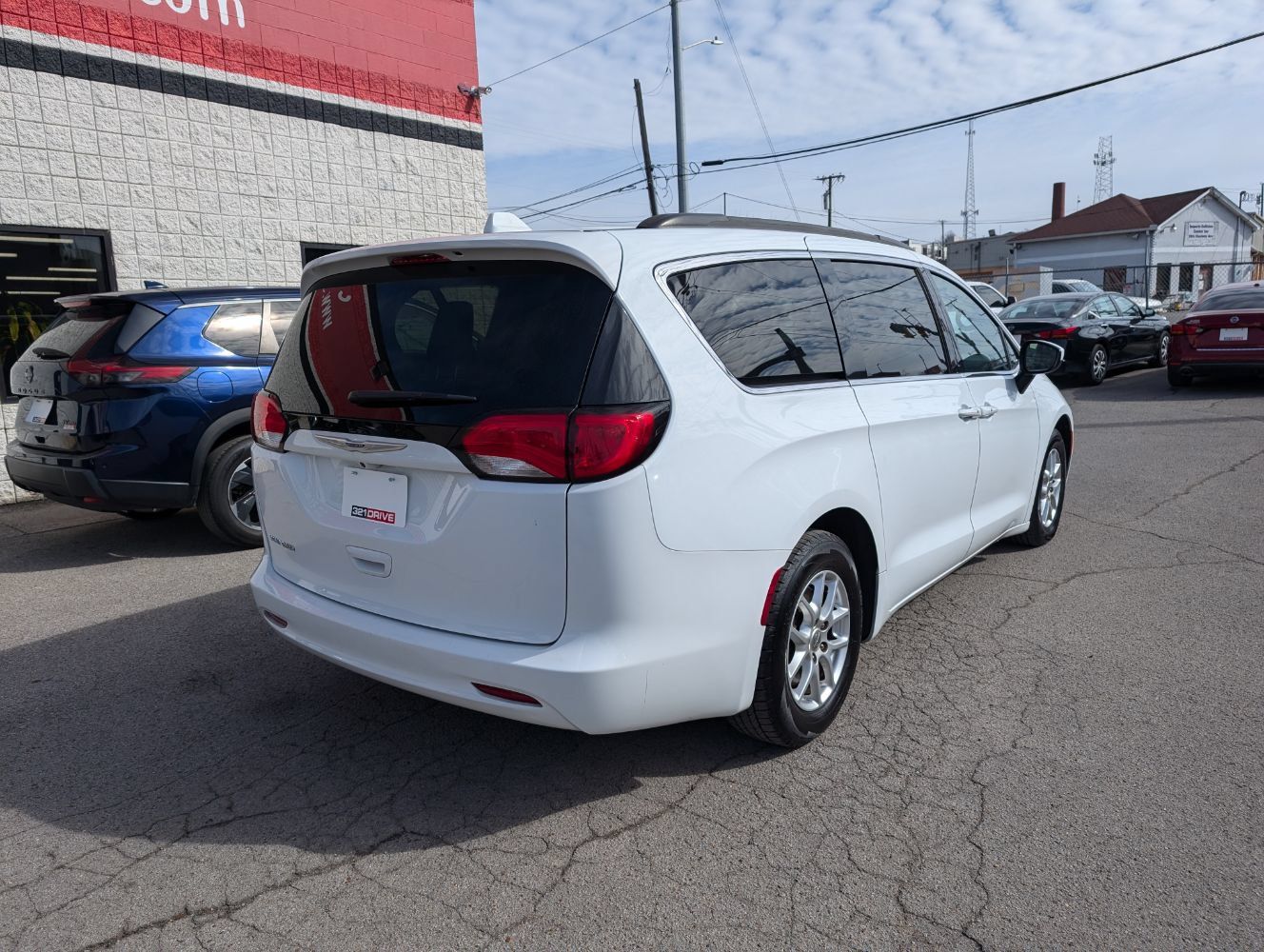 Used 2020 Chrysler Voyager Lxi FWD image 6