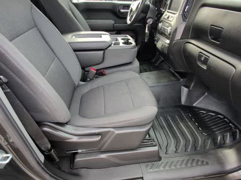 Certified 2022 GMC Sierra 3500 Pro w/ Convenience Package image 25