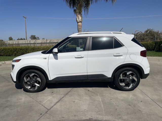 Used 2025 Hyundai Venue SEL FWD image 5