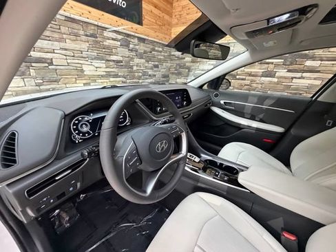 Used 2022 Hyundai Sonata SEL w/ Convenience Package FWD image 12