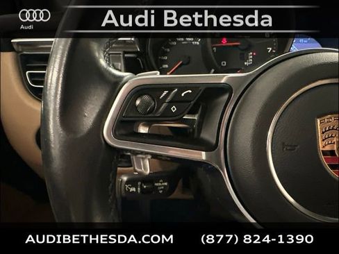 Used 2020 Porsche Macan AWD/4WD image 24