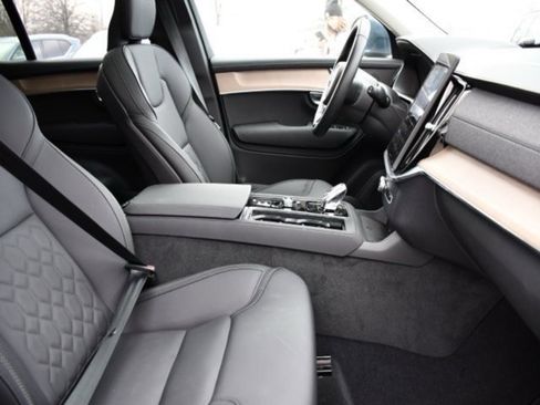 Certified 2025 Volvo XC90 B5 Plus image 29