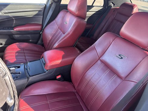 Used 2014 Chrysler 300 S image 11