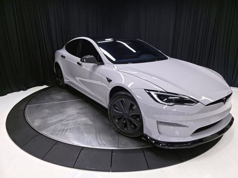 Used 2023 Tesla Model S Standard Range AWD/4WD image 17