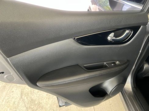 Certified 2022 Nissan Rogue Sport SL AWD/4WD image 10