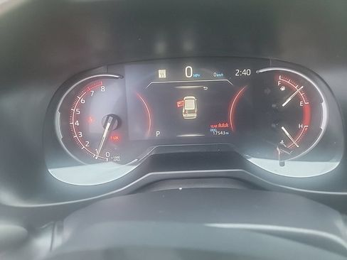 Used 2025 Toyota RAV4 LE AWD/4WD image 3