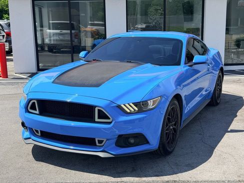 Used 2017 Ford Mustang Coupe RWD image 10