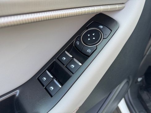 New 2025 Ford Explorer Active w/ Active Comfort Package image 19