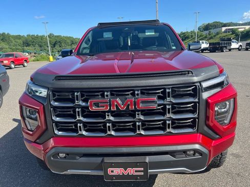 Used 2023 GMC Canyon AT4 w/ AT4 Premium Package AWD/4WD image 2