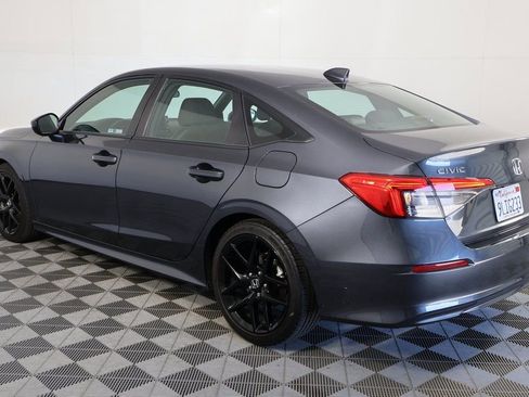 Used 2024 Honda Civic Sport image 6