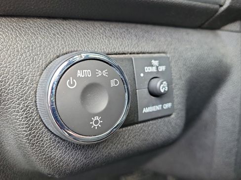 Used 2015 GMC Acadia SLE image 22