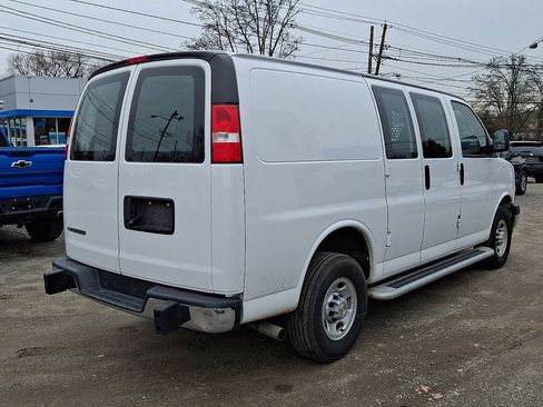 Used 2024 Chevrolet Express 2500 w/ Driver Convenience Package image 7