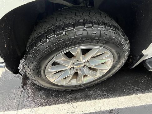 Used 2020 Chevrolet Silverado 1500 LTZ AWD/4WD image 4