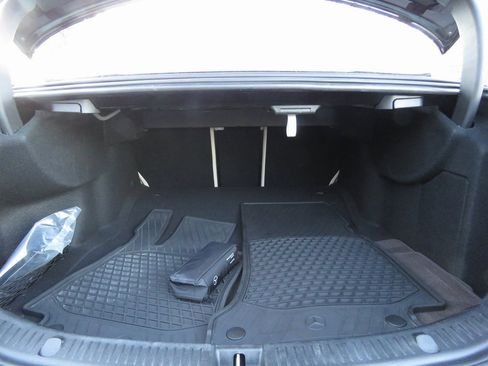 Used 2020 Mercedes-Benz E 350 4MATIC Sedan image 17