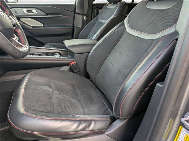 Used 2025 Ford Explorer ST RWD image 12