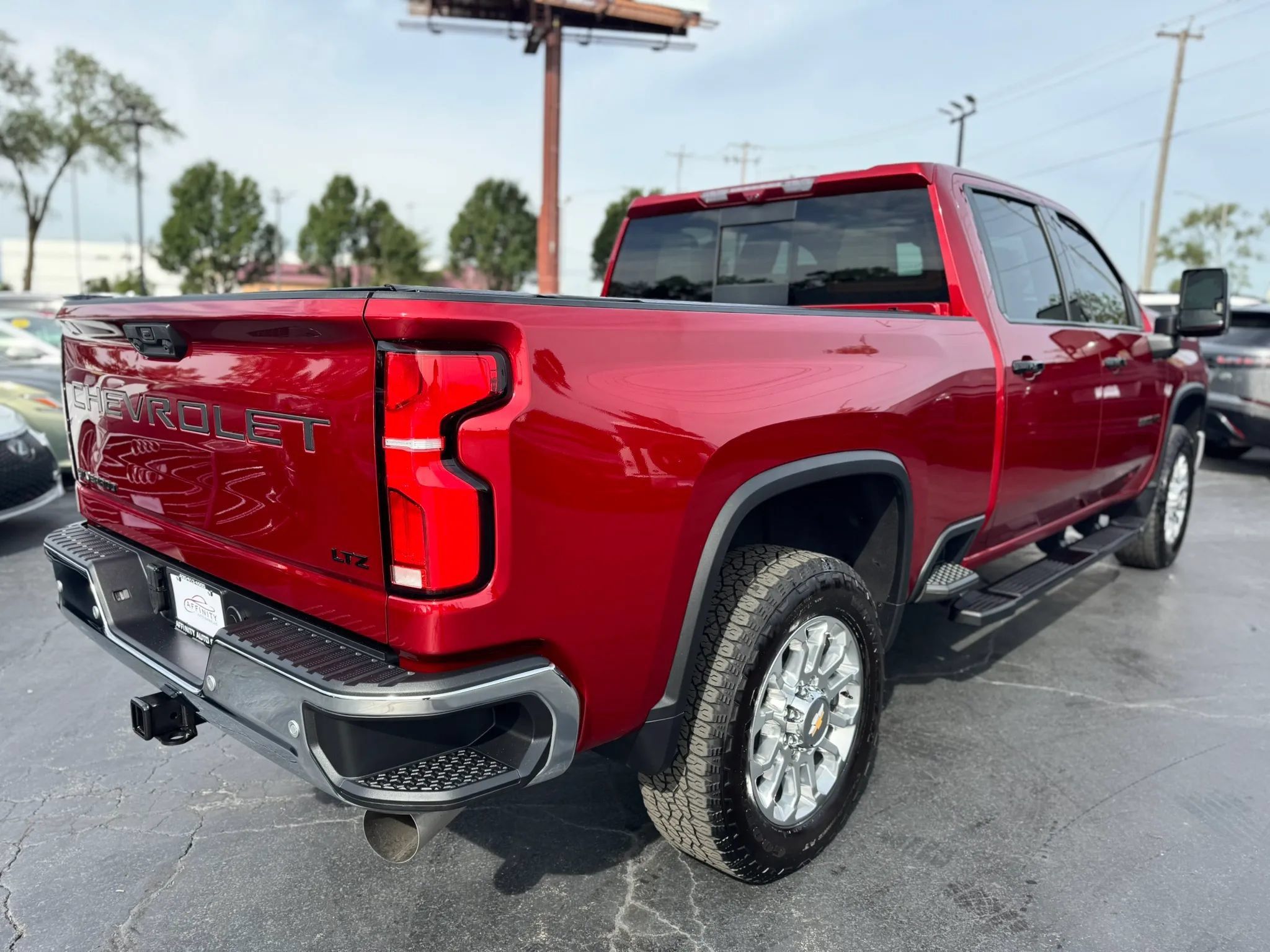 Used 2025 Chevrolet Silverado 3500 LTZ w/ LTZ Plus Package AWD/4WD image 5