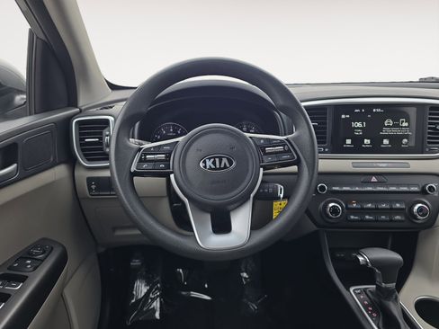 Used 2020 Kia Sportage LX image 12