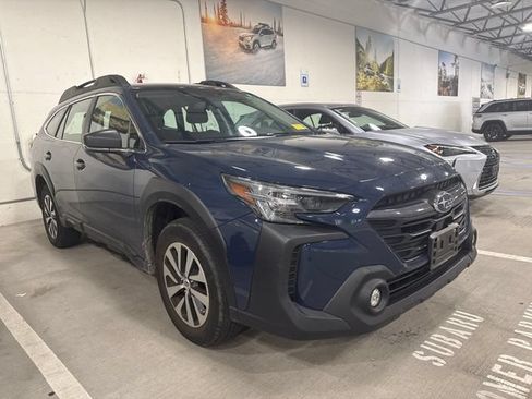 Used 2019 Subaru Outback 2.5i Limited AWD/4WD image 1